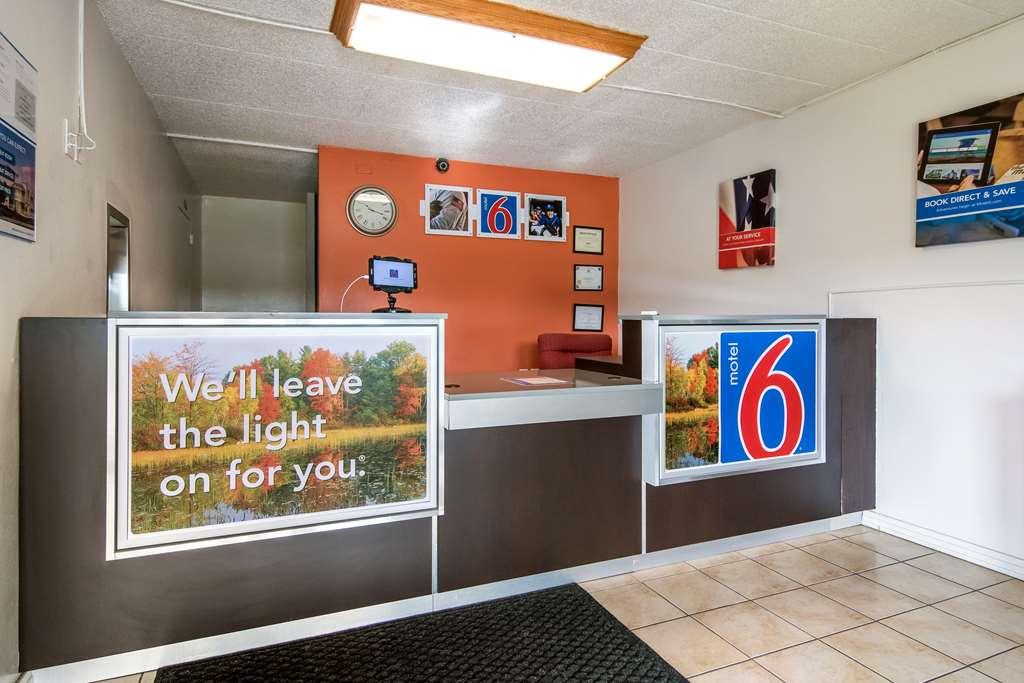 Motel 6-New Stanton, PA Interior foto